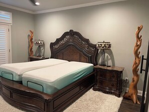 2 bedrooms, iron/ironing board, WiFi, bed sheets - Cozy 2-bedroom condo in welcoming Plano with AC, WiFi (Plano)