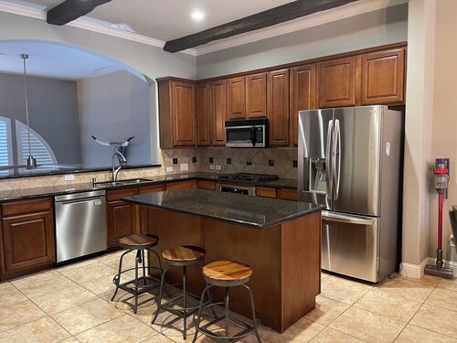 Cozy 2-bedroom condo in welcoming Plano with AC, WiFi