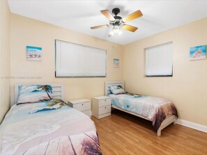 3 bedrooms, WiFi, bed sheets