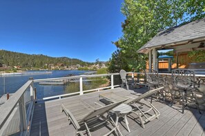 Terrace/patio - Lakefront Views + Private Dock + Outdoor Kitchen (Big Bear Lake)