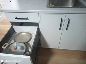 Mikrobølgeovn, ovn og kokeplater