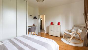 2 chambres, fer et planche à repasser, Wi-Fi gratuit, draps fournis