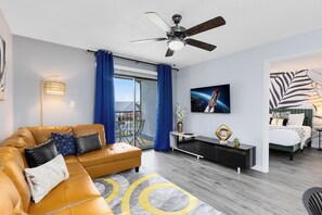 Smart TV, offices - *Space to unwind* NASA, Pool, BBQ, Gym, Games (Titusville)