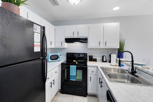 *Space to unwind* NASA, Pool, BBQ, Gym, Games