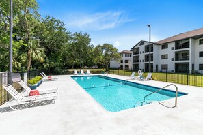 Outdoor pool - *Space to unwind* NASA, Pool, BBQ, Gym, Games (Titusville)