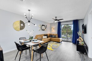 Smart TV, offices - *Space to unwind* NASA, Pool, BBQ, Gym, Games (Titusville)