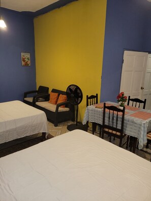 2 chambres, fer et planche à repasser, Wi-Fi, literie fournie