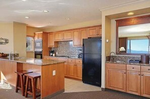 Fridge, microwave, oven, stovetop - 2 Bedroom Condo on the South Side of Lake Tahoe (Stateline)