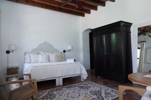 Superior Studio Suite, Garden View | 1 bedroom, minibar, free WiFi