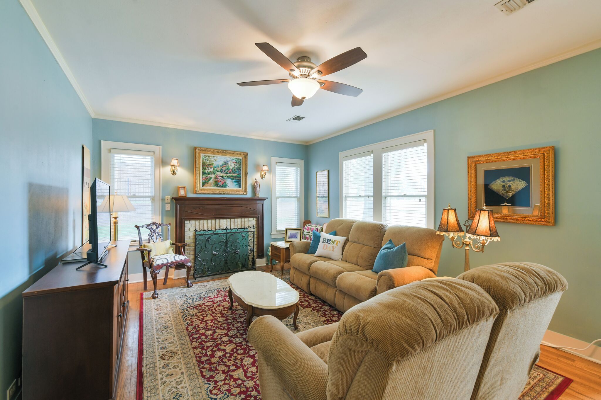 Bee In Brenham Holiday Cottage - Premium Location Walking Distance To Downtown - Brenham, TX