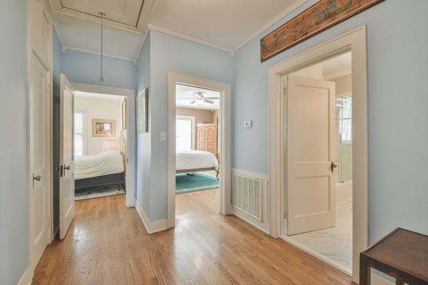 2 habitaciones, tabla de planchar con plancha, wifi y ropa de cama