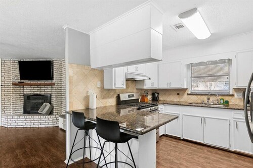 Charming 3-Bedroom Short-Term Rental in Port Neches