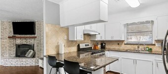 Charming 3-Bedroom Short-Term Rental in Port Neches