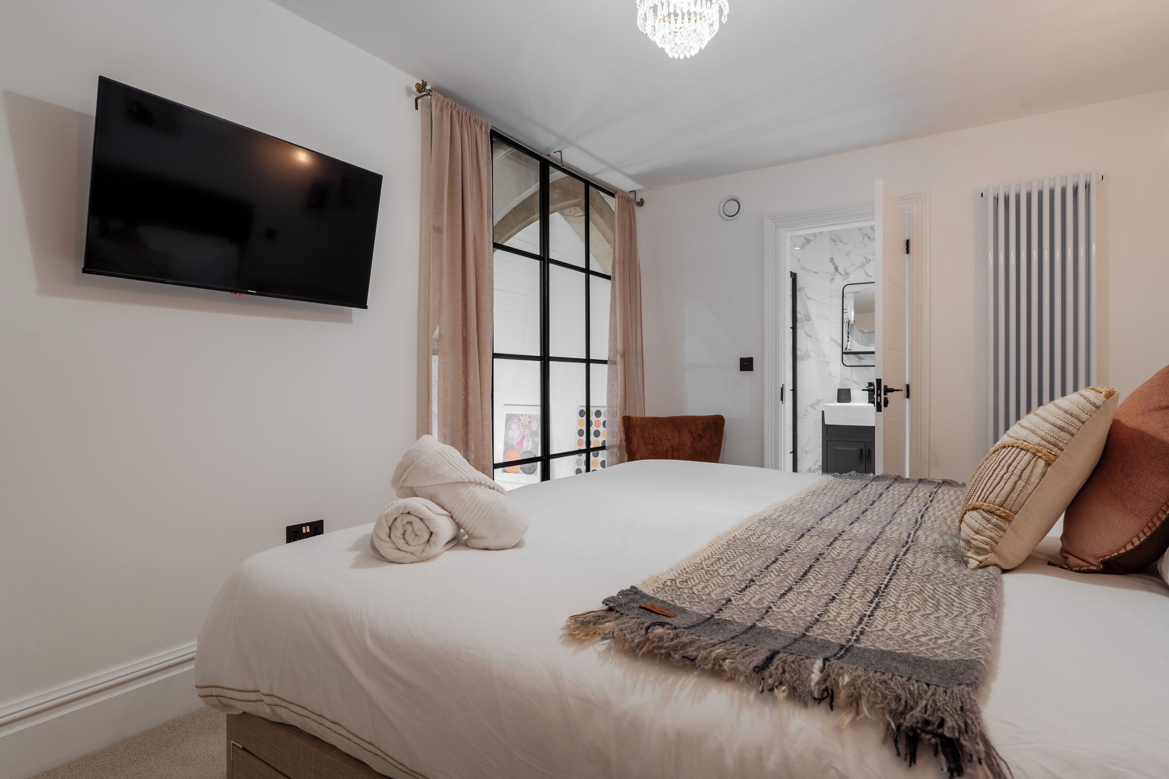 2 chambres, fer et planche à repasser, lit parapluie, Wi-Fi gratuit