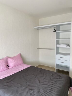 2 Schlafzimmer, Bügeleisen/Bügelbrett, WLAN, Bettwäsche
