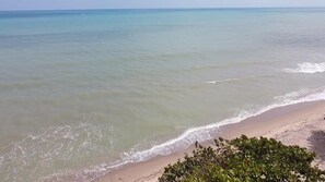 Unclassified image, 2 of 23, button