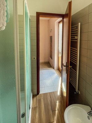 Apartment, Balcony | Bathroom
