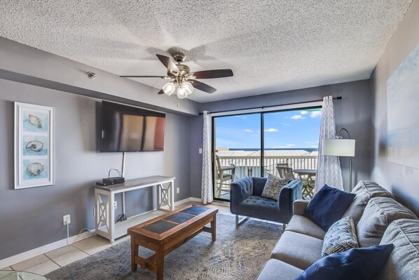 Living area - Harbour Place 503 (Orange Beach)