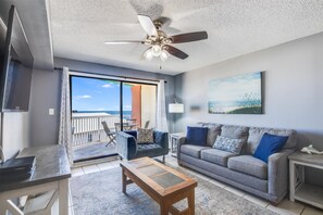 Condo, Multiple Beds (Harbour Place 503) | Living area