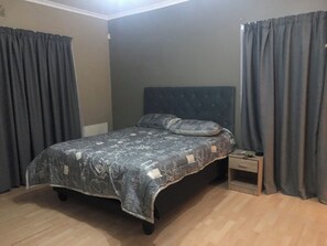 3 bedrooms, WiFi, bed sheets