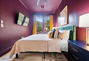 1 bedroom, free WiFi, bed sheets - Vibrant Loft Steps from Bathhouse Row (Hot Springs)