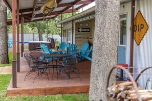 屋外ダイニングエリア