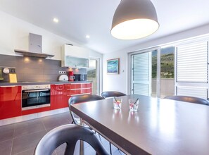 Geladeira, fogão, cooktop, lava-louças