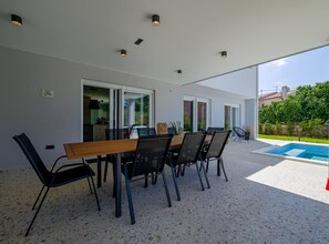 Outdoor dining - Matohanci Dazzling Villa with Pool - Four Bedroom Villa with Pool (Kanfanar)