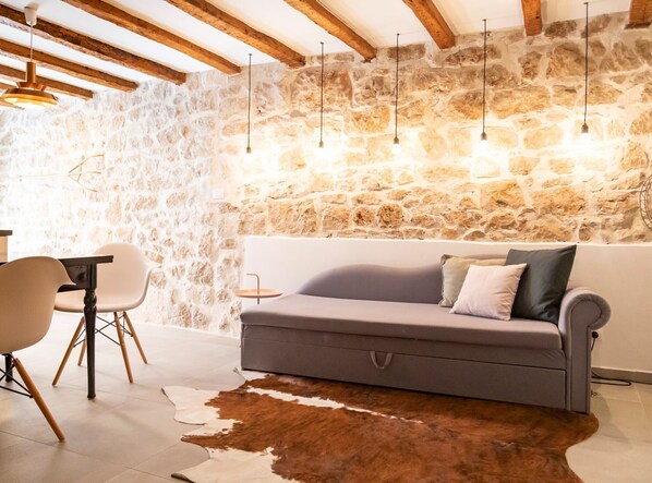 TV - Rovinj City Haven - One Bedroom Apartment (Rovinj)