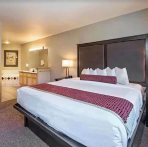 2 bedrooms, in-room safe, desk, iron/ironing board