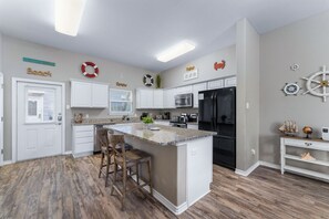 Fridge, microwave, oven, stovetop - Walk to Beach~Heated Pool~BBQ Area~Balcony~Island (Corpus Christi)