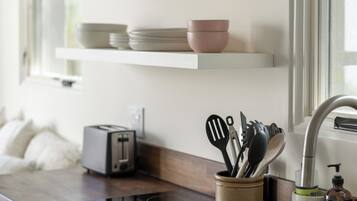 Fridge, microwave, stovetop, coffee/tea maker