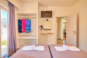2 bedrooms, iron/ironing board, free WiFi, bed sheets
