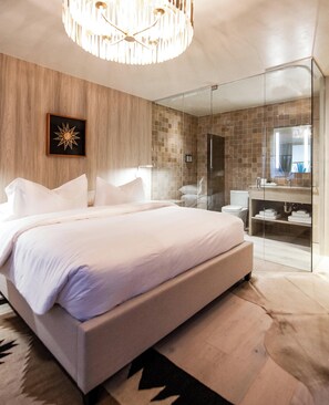 Deluxe Room, 1 King Bed, Non Smoking Room 15 | Premium bedding, down comforters, desk, laptop workspace - Palace Modern Hotel at the Plaza (Santa Fe)