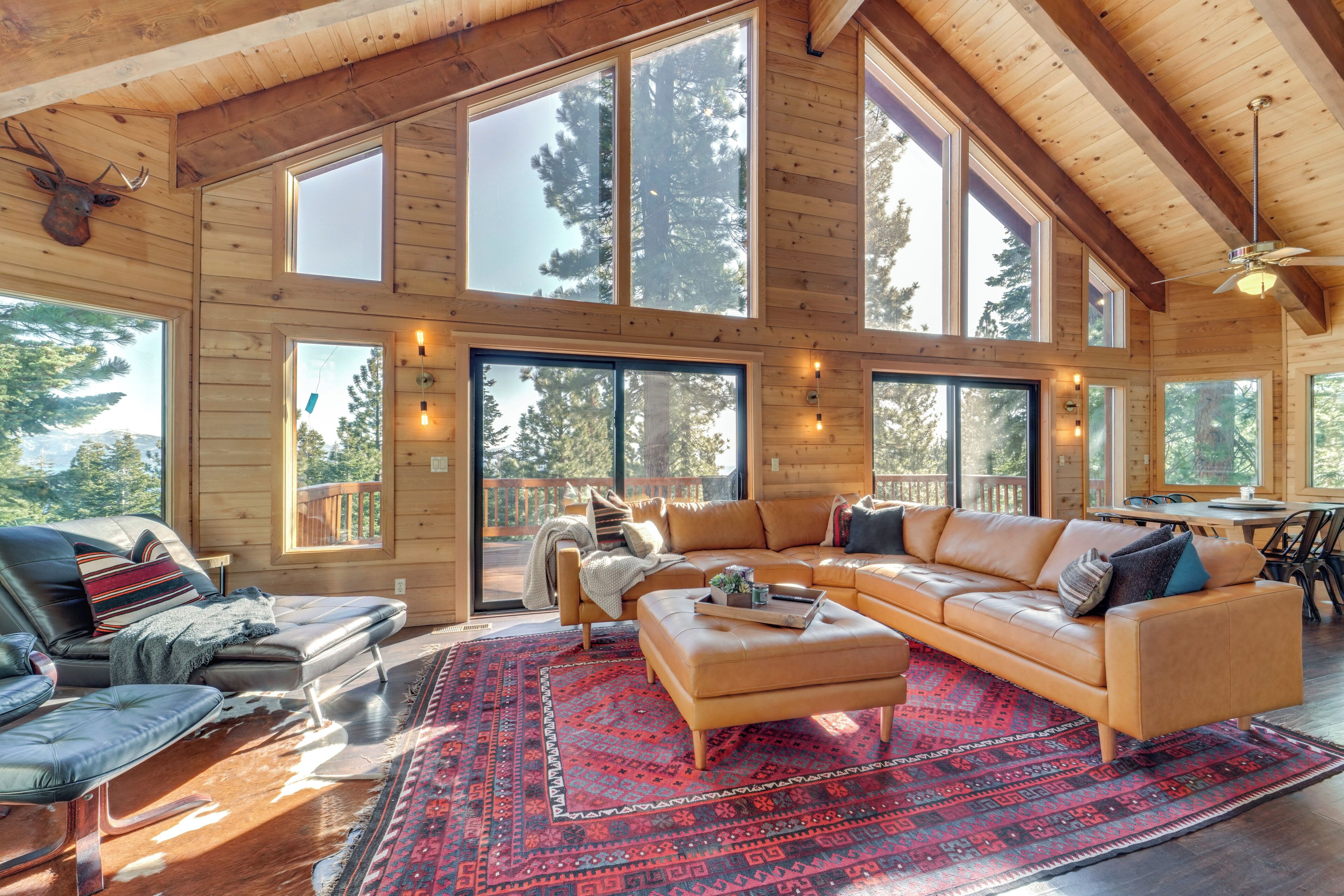 6 Mi To Ski Slopes! Family Tahoe Cabin W/ 3 Decks - Truckee, CA