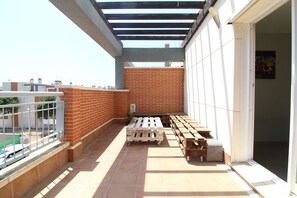 Outdoor dining - Global Vacacional: Modern and practical townhouse in Puerto de Sagunto (Puerto de Sagunto)
