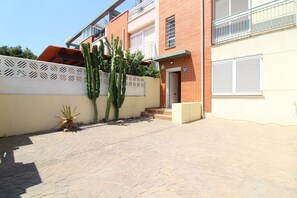 Exterior - Global Vacacional: Modern and practical townhouse in Puerto de Sagunto (Puerto de Sagunto)