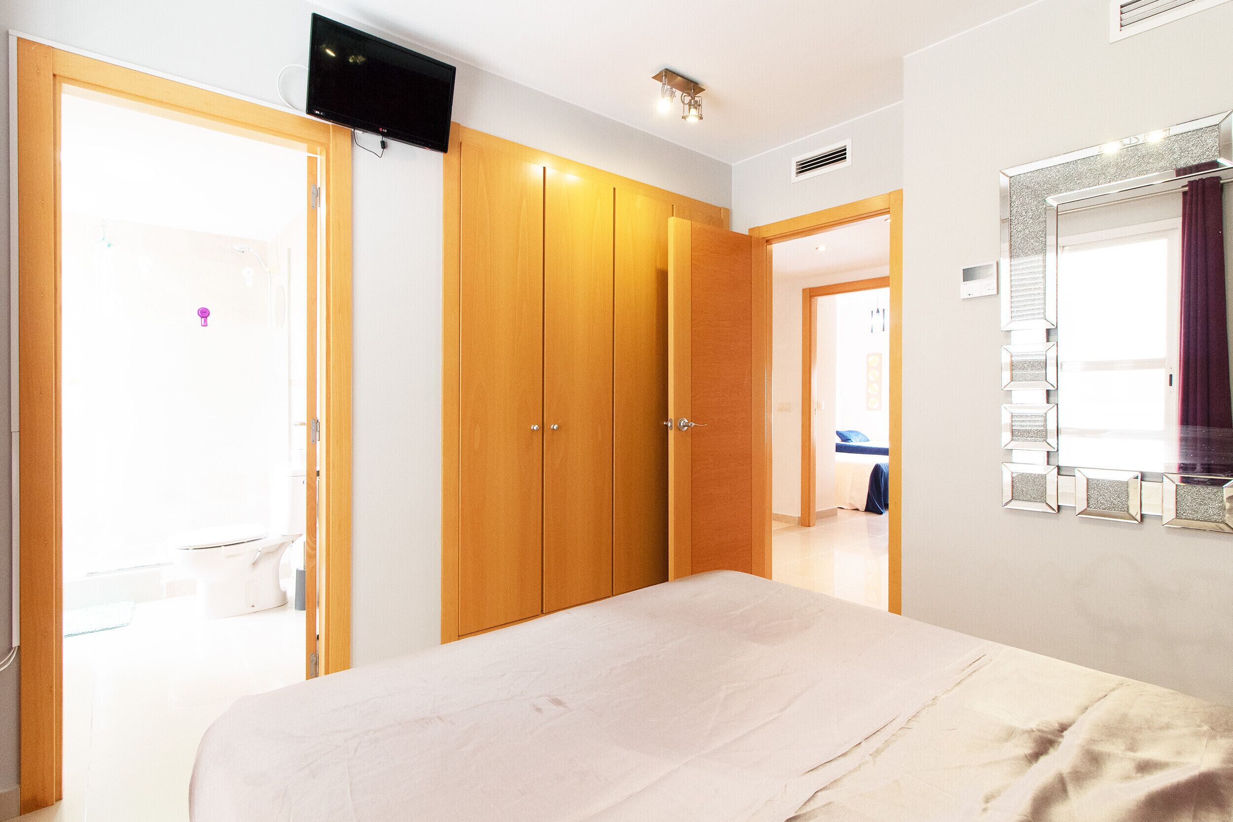 3 chambres, fer et planche à repasser, Wi-Fi gratuit, draps fournis