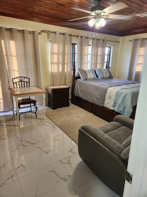 2 室のベッドルーム、アイロン / アイロン台、WiFi、ベッドシーツ