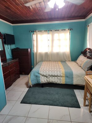 2 室のベッドルーム、アイロン / アイロン台、WiFi、ベッドシーツ