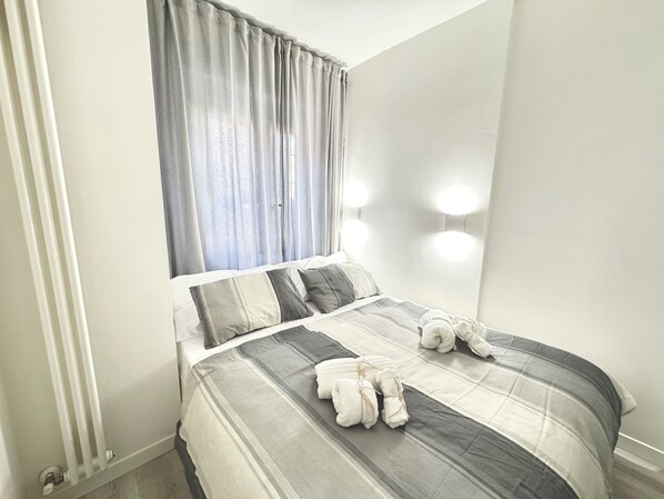 1 bedroom, iron/ironing board, WiFi, bed sheets - Apartment near Metro A Battistini - Policlinico Gemelli (Roma)