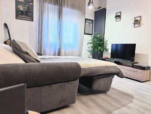 1 chambre, fer et planche à repasser, Wi-Fi, literie fournie