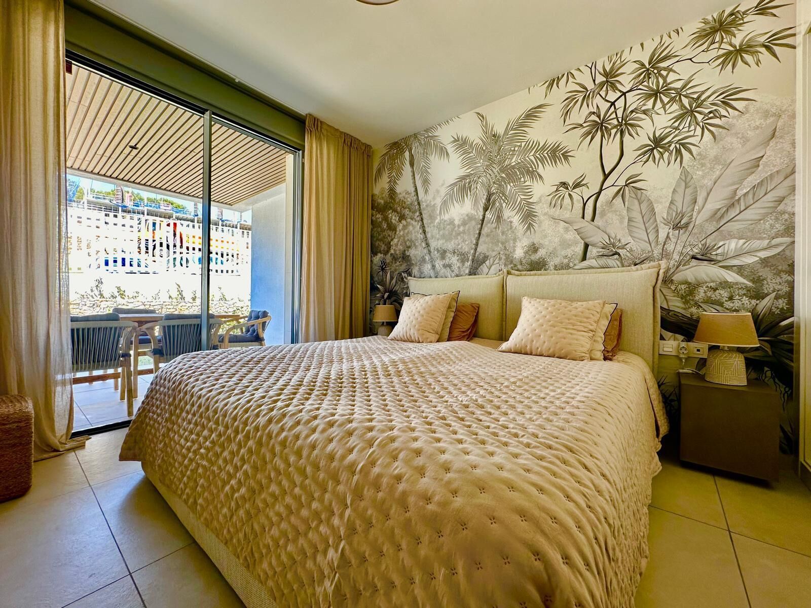 2 bedrooms, iron/ironing board, WiFi