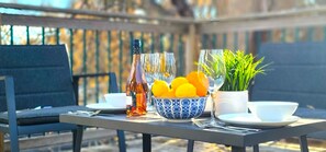 Outdoor dining - Urban-Peg: Modern Comfort in the Heart of the City (Winnipeg)