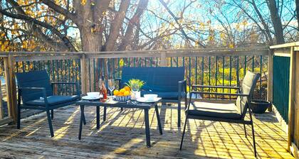 Urban-Peg: Modern Comfort in the Heart of the City