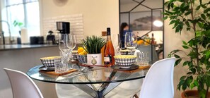 Dining - Urban-Peg: Modern Comfort in the Heart of the City (Winnipeg)