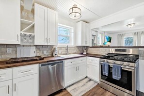 Fridge, microwave, oven, stovetop - Pet friendly home with private pool,hot tub,blocks from the beach & restaurants (Port Aransas)