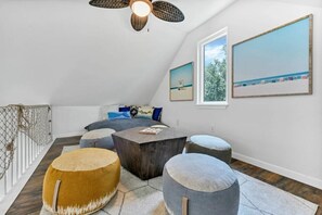 3 室のベッドルーム、アイロン / アイロン台、WiFi (無料)、ベッドシーツ