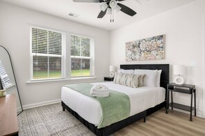 4 bedrooms, iron/ironing board, free WiFi, bed sheets