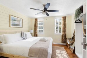 4 habitaciones, tabla de planchar con plancha y cuna de viaje 